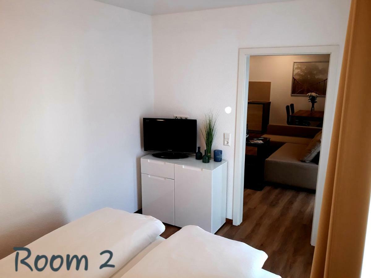Mittelstadt Modernes Apartment Metzingen מראה חיצוני תמונה